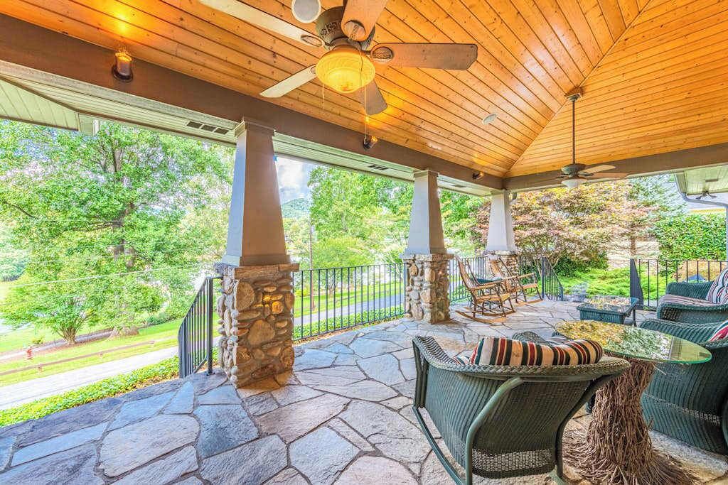 Photo of Patio Balcony in Lake Junaluska