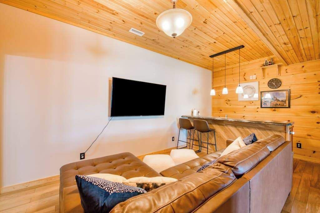 Photo of Livingroom in Mills River