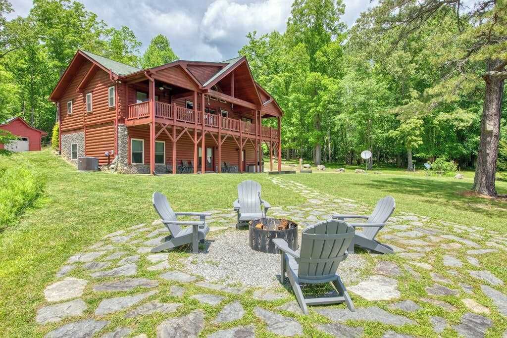 Photo of Outdoor in Mills River
