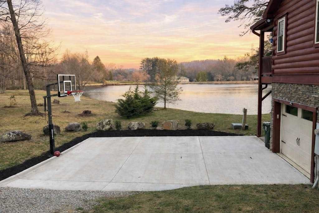 Photo of Outdoor in Mills River