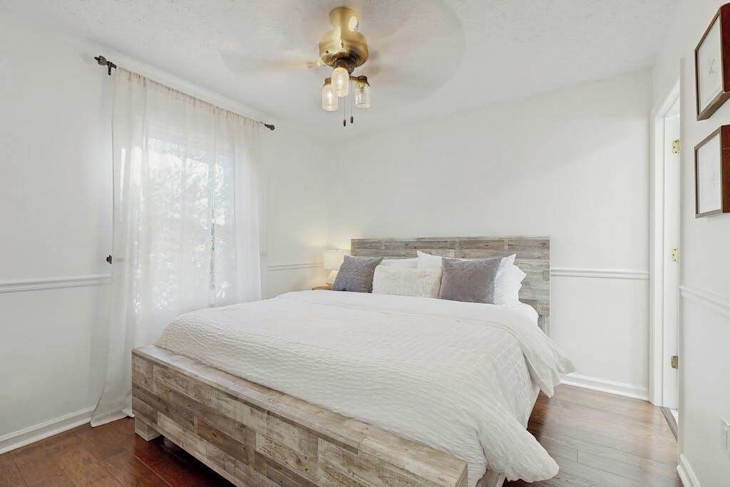 Photo of Bedroom in Royal Pines