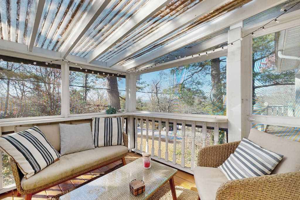 Photo of Livingroom in Royal Pines