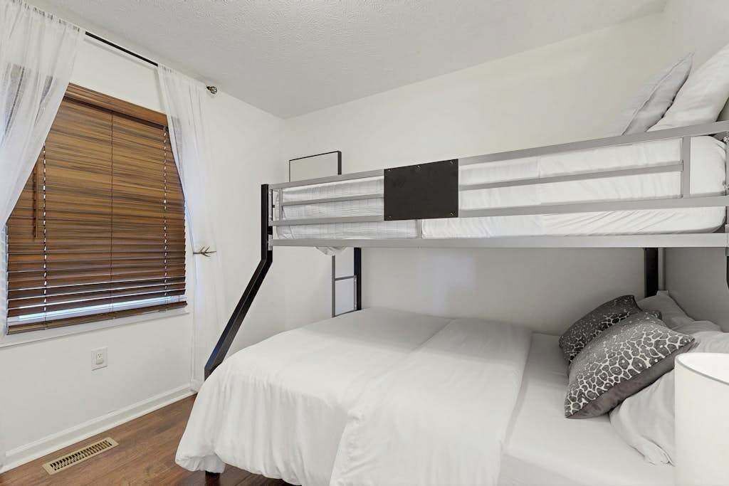 Photo of Bedroom in Royal Pines