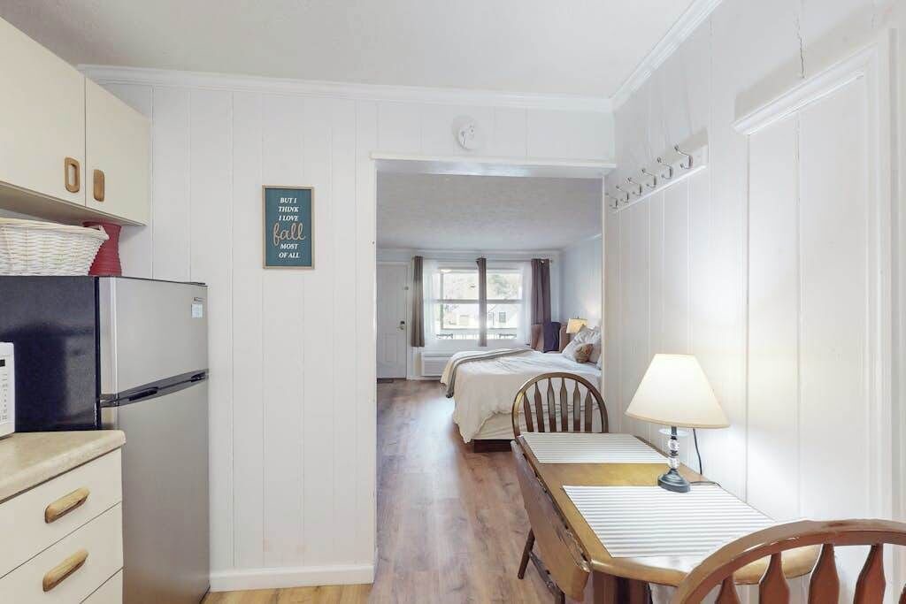 Photo of Bedroom in Flat Rock