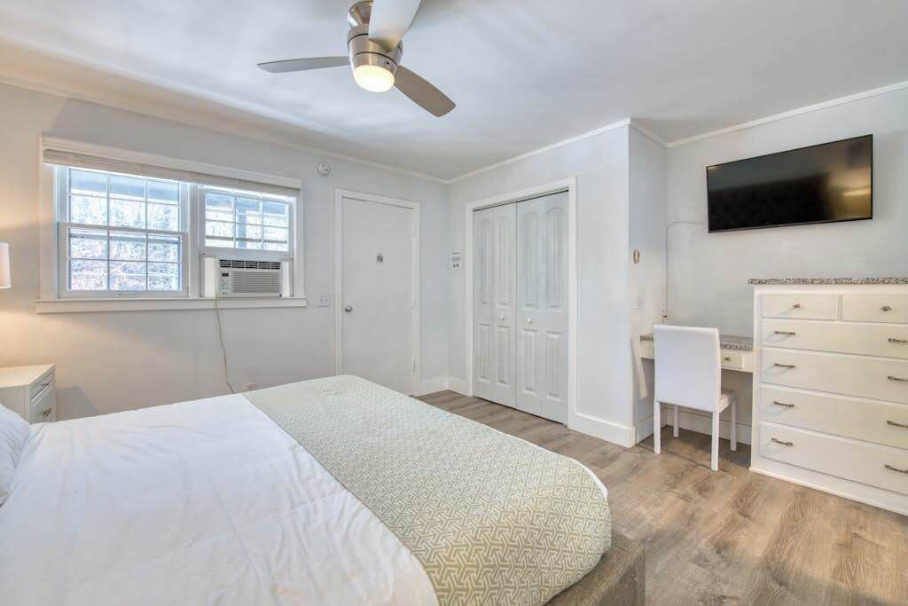 Photo of Bedroom in Flat Rock