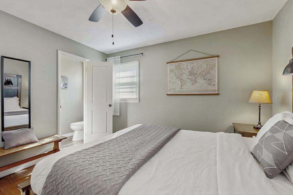 Photo of Bedroom in Royal Pines