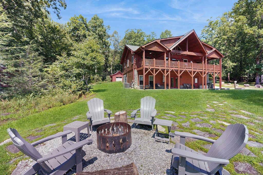 Photo of Outdoor in Mills River