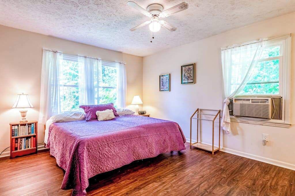 Photo of Bedroom in Lake Junaluska