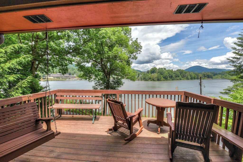 Photo of Patio Balcony in Lake Junaluska