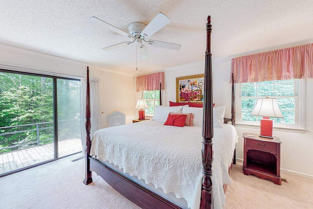 Photo of Bedroom in Lake Sequoyah
