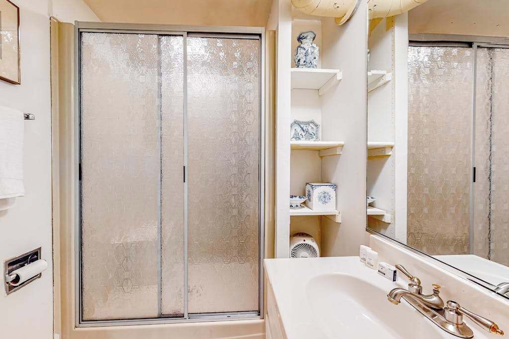 Photo of Bathroom in Lake Sequoyah
