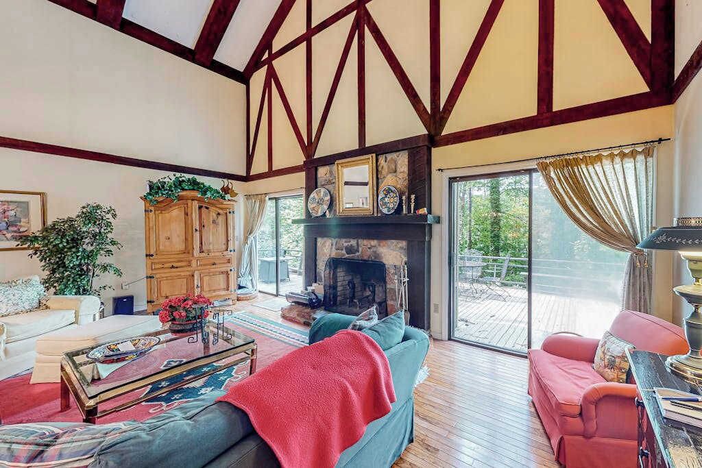 Photo of Livingroom in Lake Sequoyah