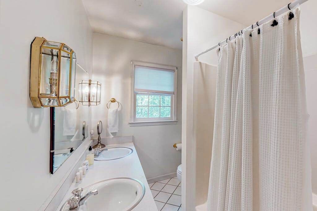 Photo of Bathroom in Lake Sequoyah