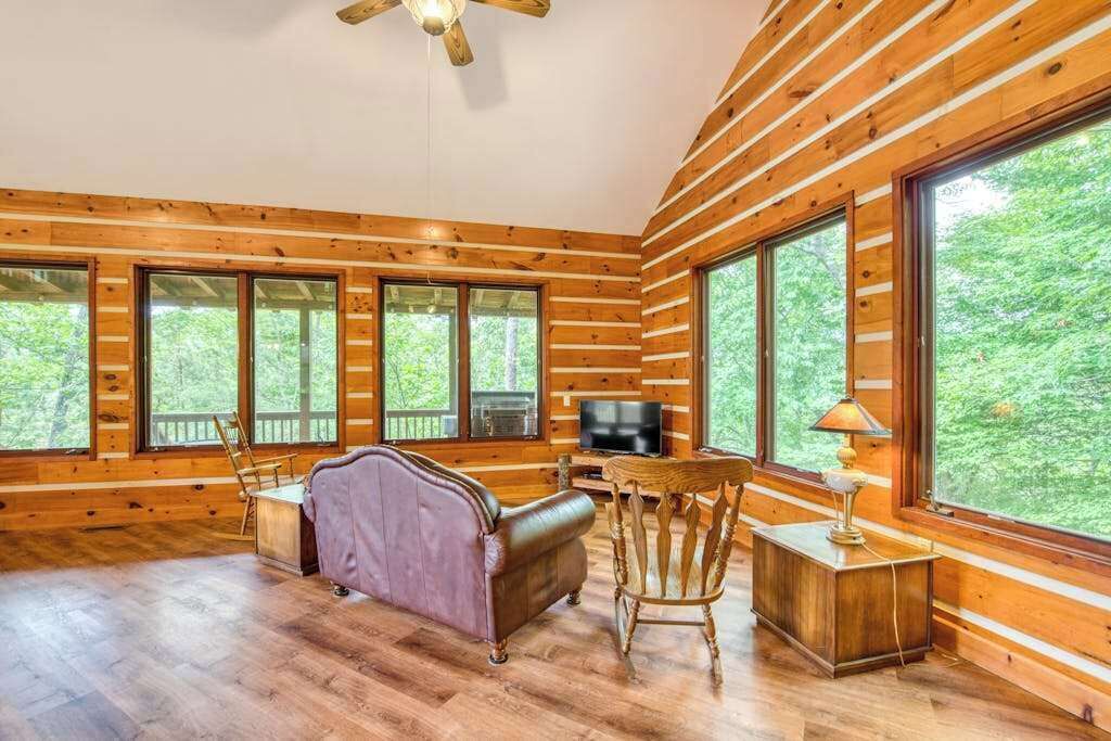 Photo of Livingroom in Sylva