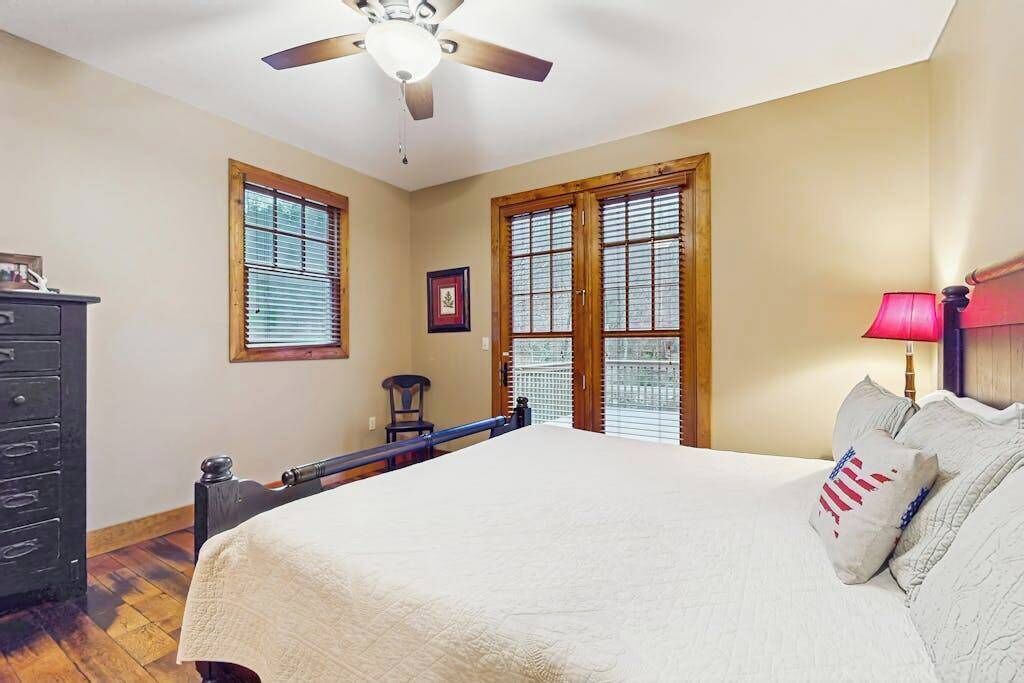Photo of Bedroom in Sylva