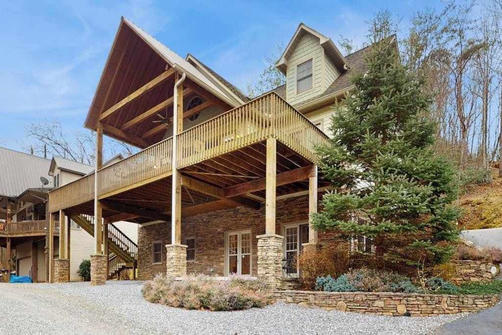 Photo of Outdoor in Sylva