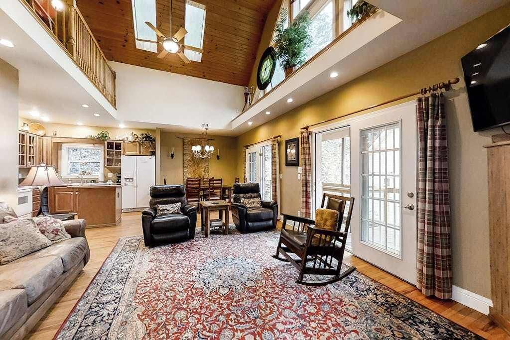Photo of Livingroom in Sylva