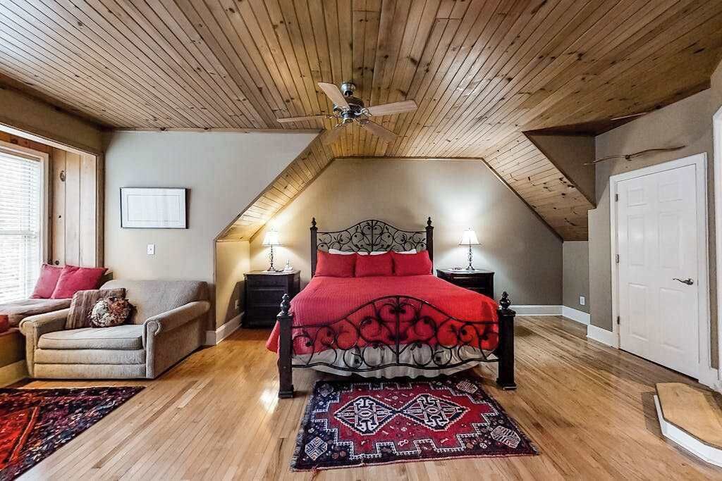 Photo of Bedroom in Sylva