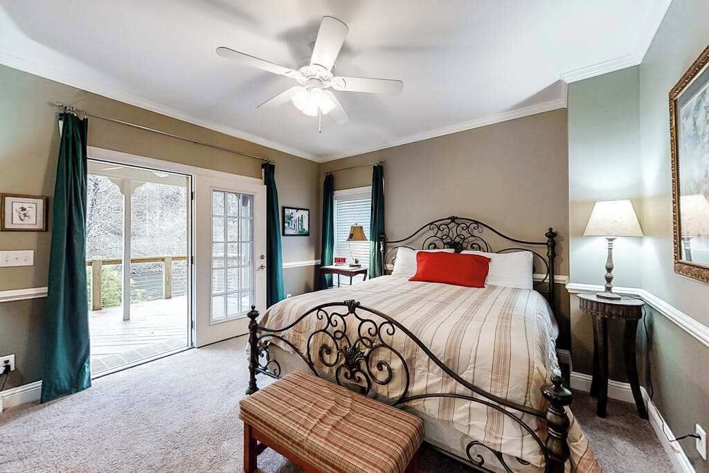 Photo of Bedroom in Sylva