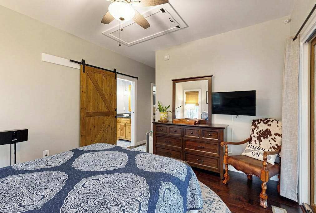 Photo of Bedroom in Cullowhee