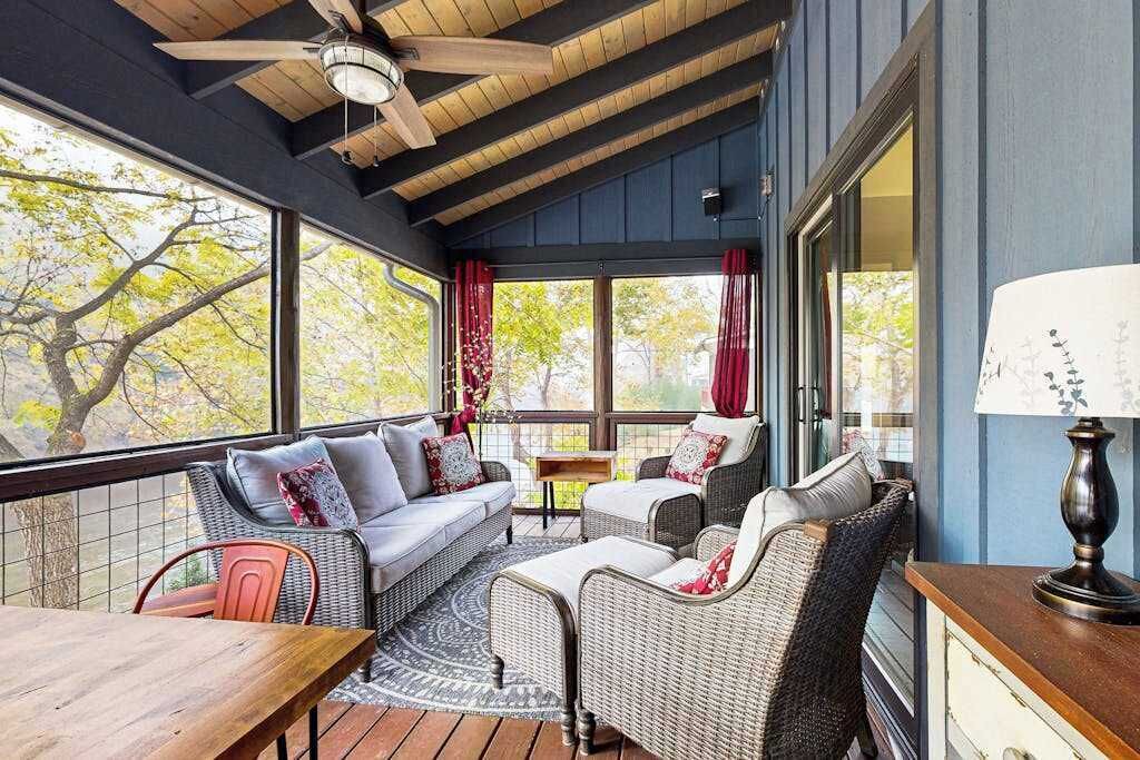Photo of Livingroom in Cullowhee