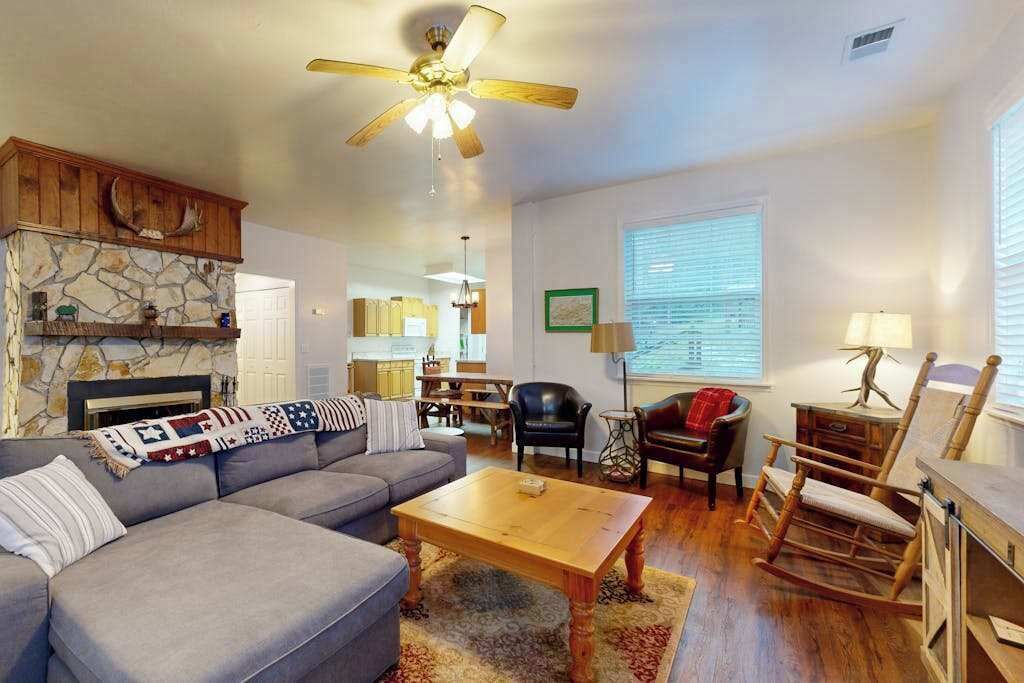 Photo of Livingroom in Sylva