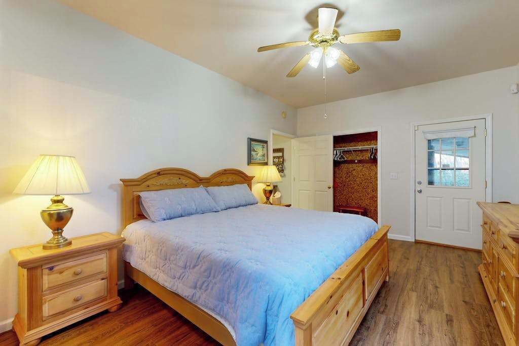 Photo of Bedroom in Sylva