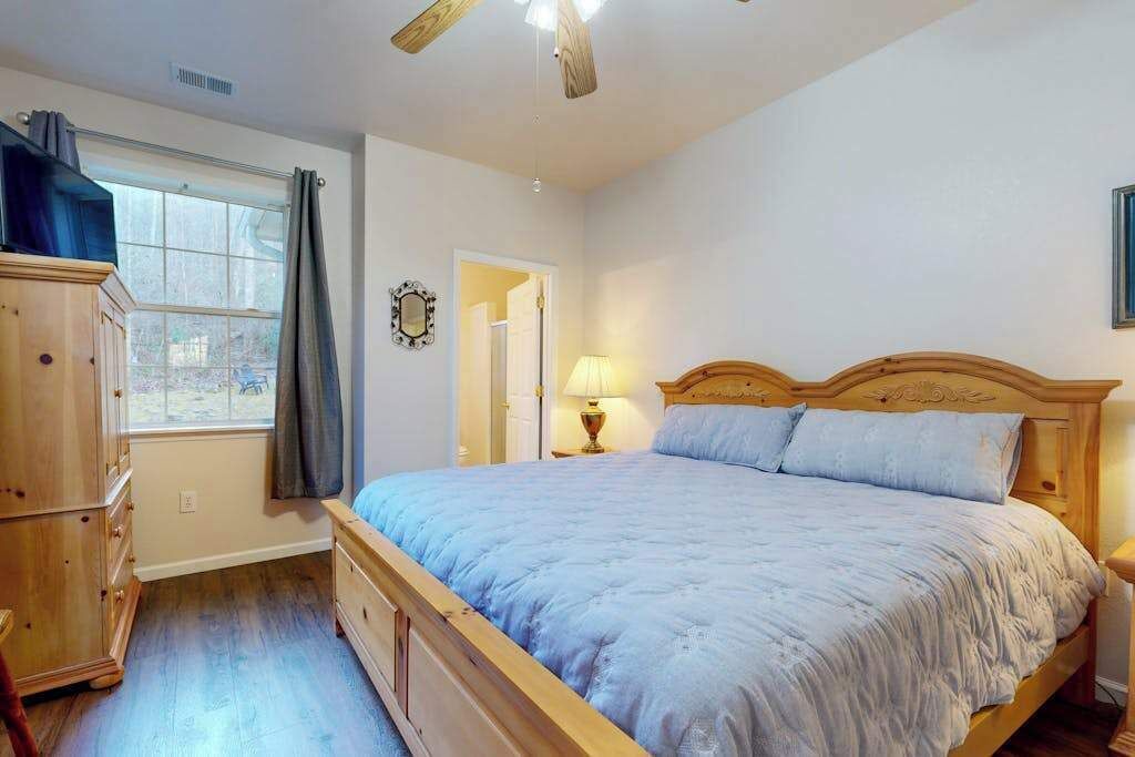 Photo of Bedroom in Sylva