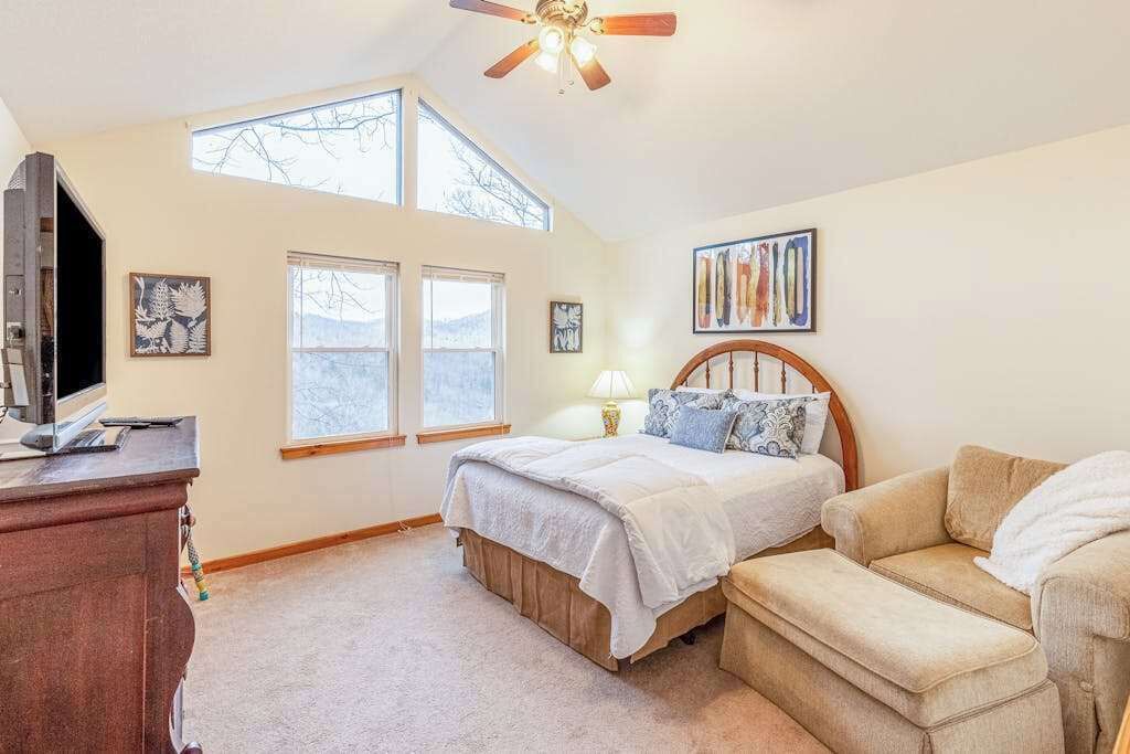 Photo of Bedroom in Sylva