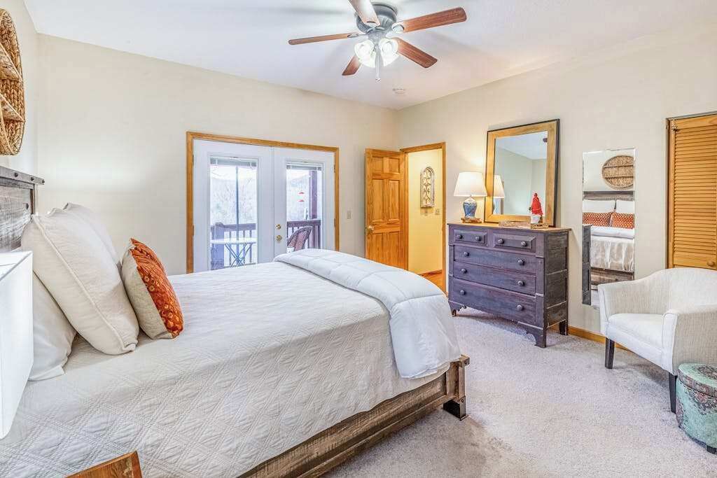 Photo of Bedroom in Sylva