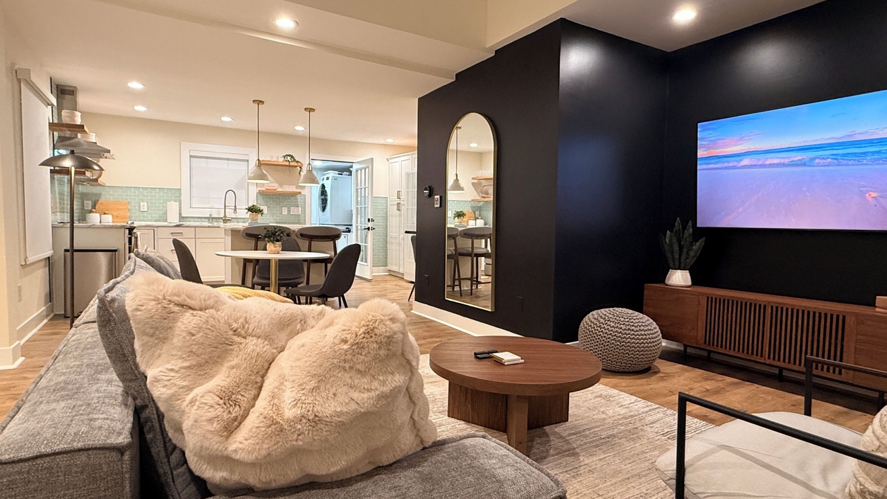 Photo of Livingroom in Northeast Raleigh