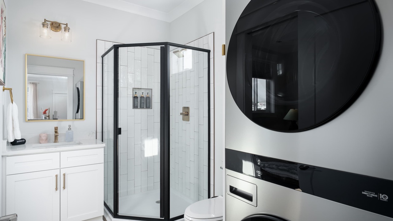 Photo of Bathroom in River District