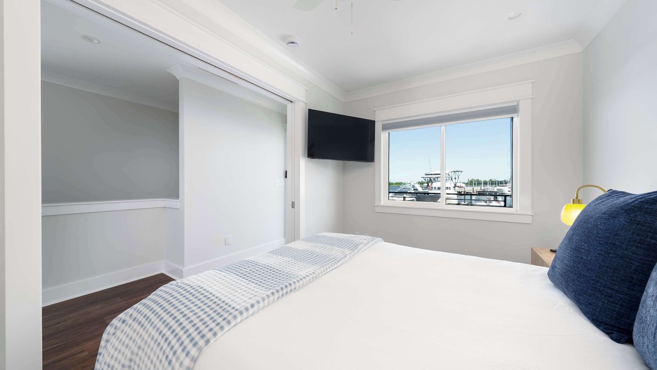 Photo of Bedroom in River District