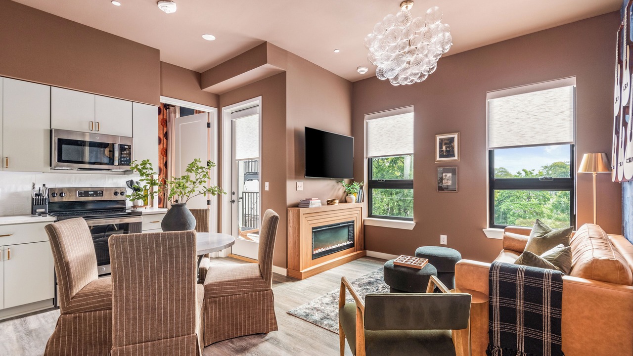 Photo of Livingroom in Music Row