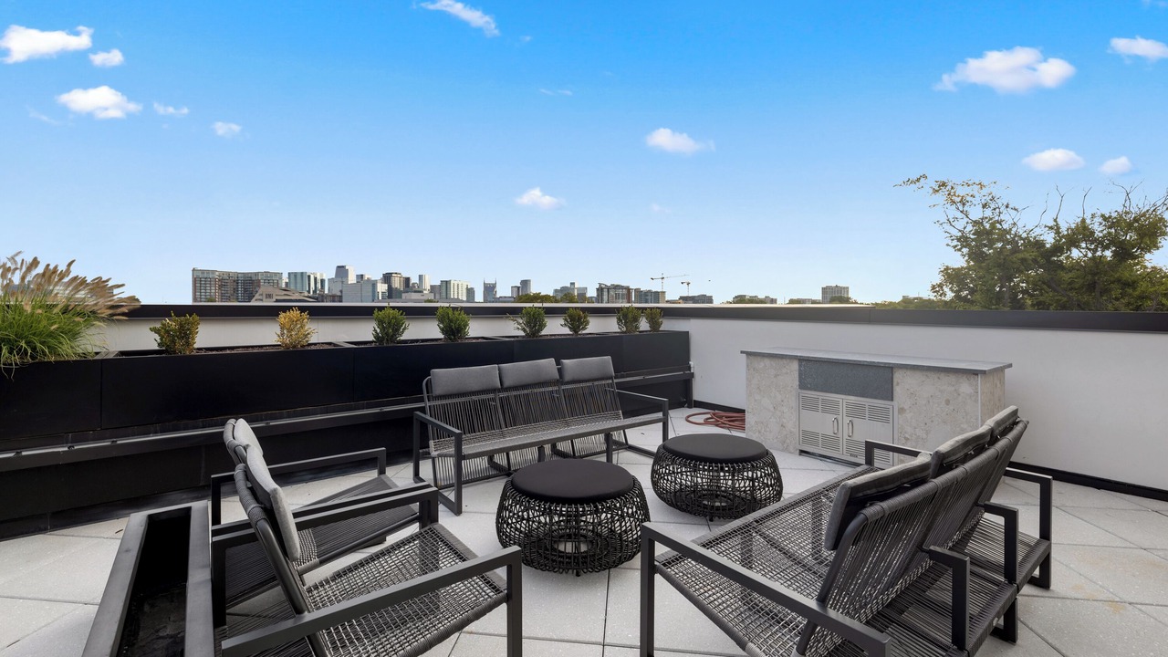 Photo of Patio Balcony in Music Row