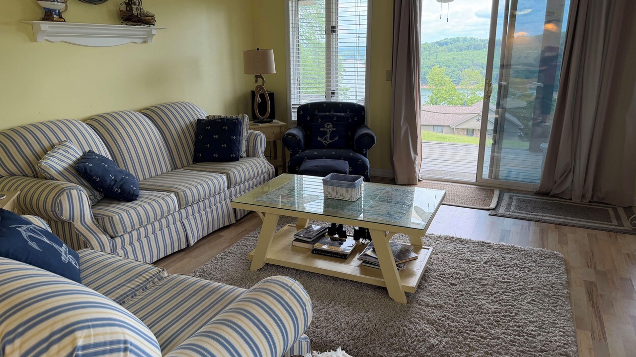 Photo of Livingroom in La Follette