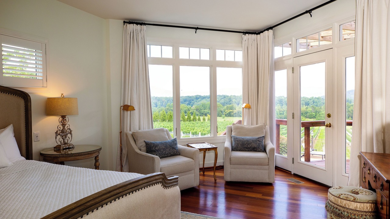 Photo of Bedroom in White Hall