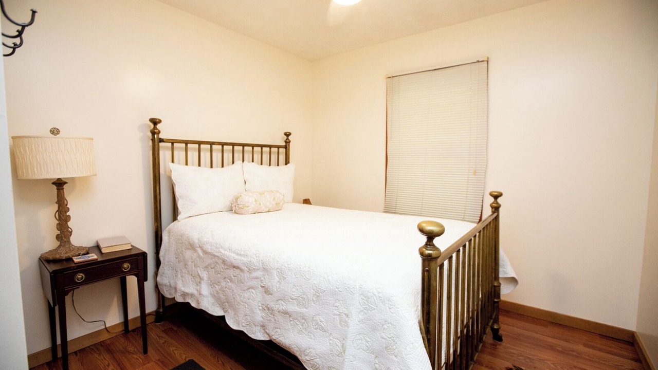 Photo of Bedroom in Andersonville
