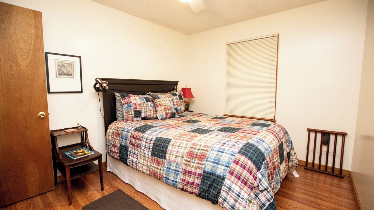 Photo of Bedroom in Andersonville