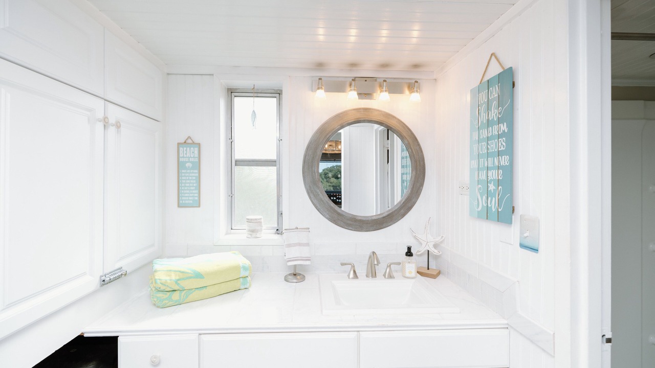 Photo of Bathroom in Airlie