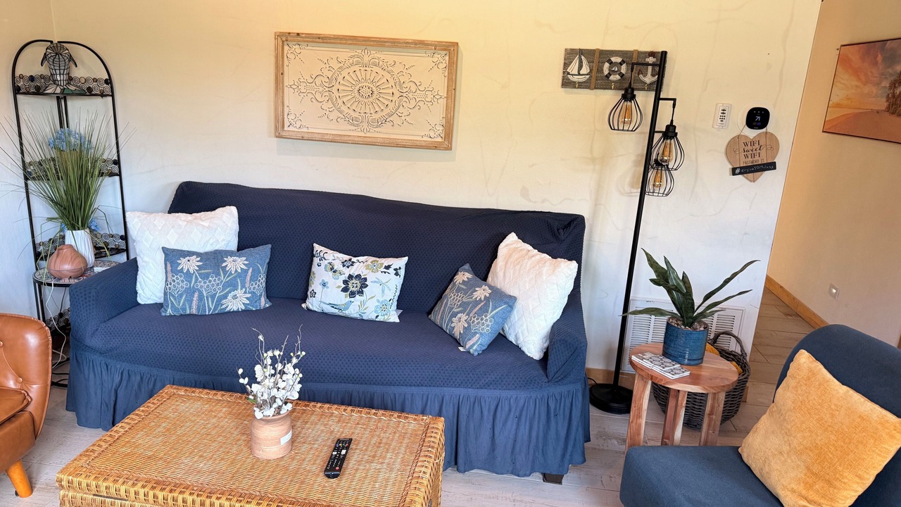 Photo of Livingroom in Bayview