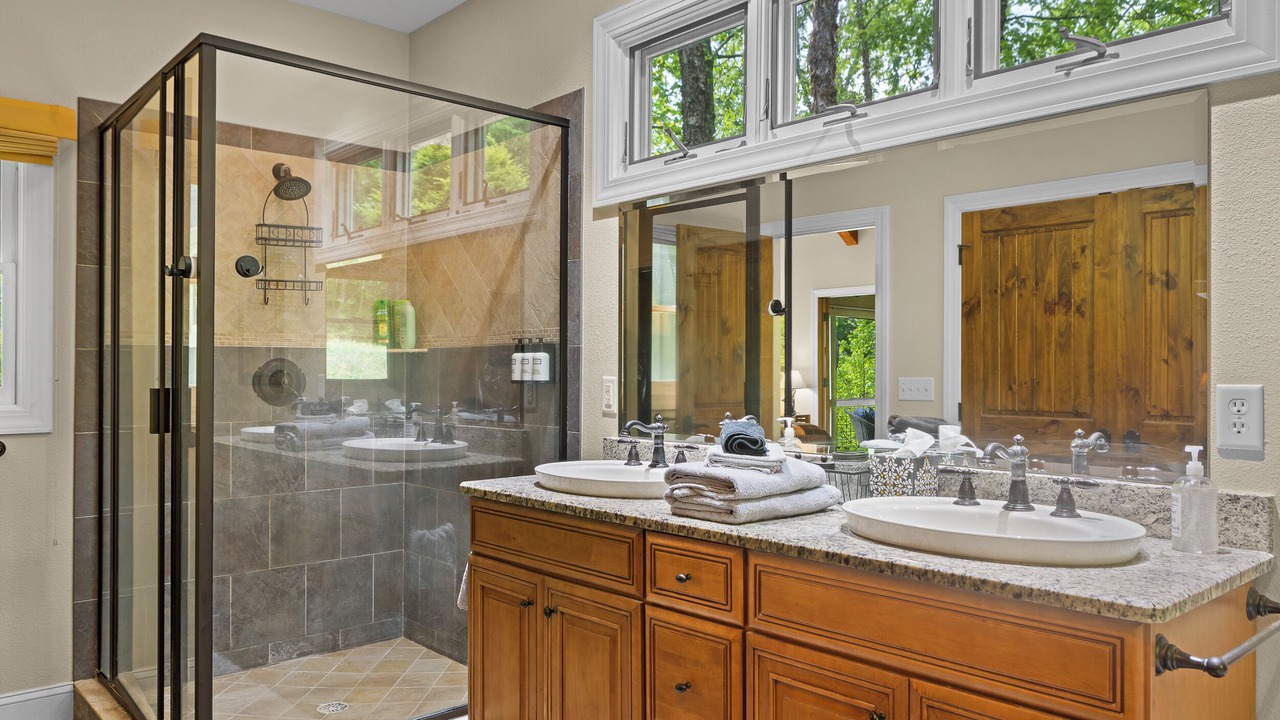 Photo of Bathroom in Maggie Valley