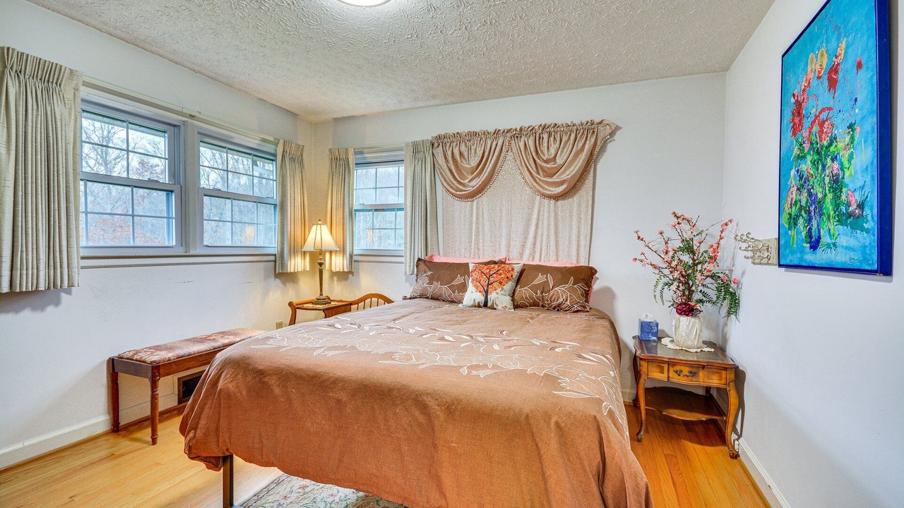 Photo of Bedroom in Peters Creek