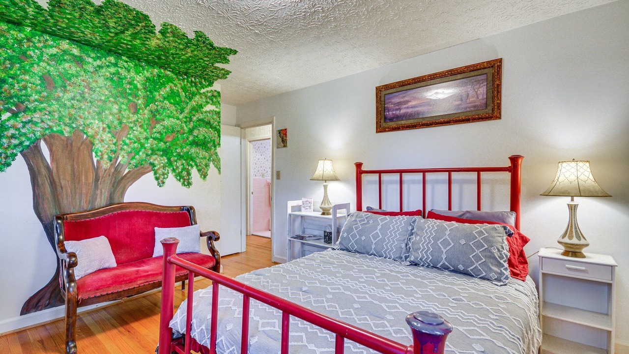 Photo of Bedroom in Peters Creek