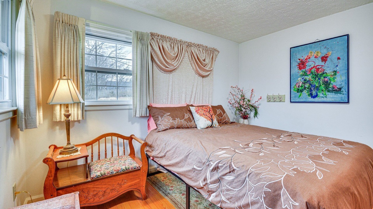 Photo of Bedroom in Peters Creek
