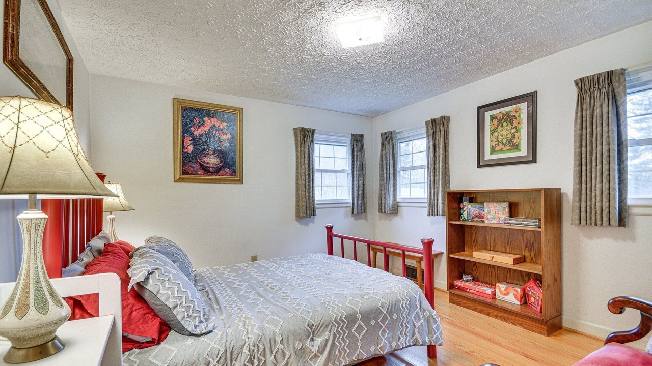Photo of Bedroom in Peters Creek