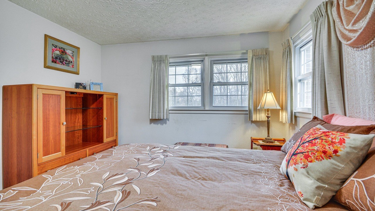 Photo of Bedroom in Peters Creek
