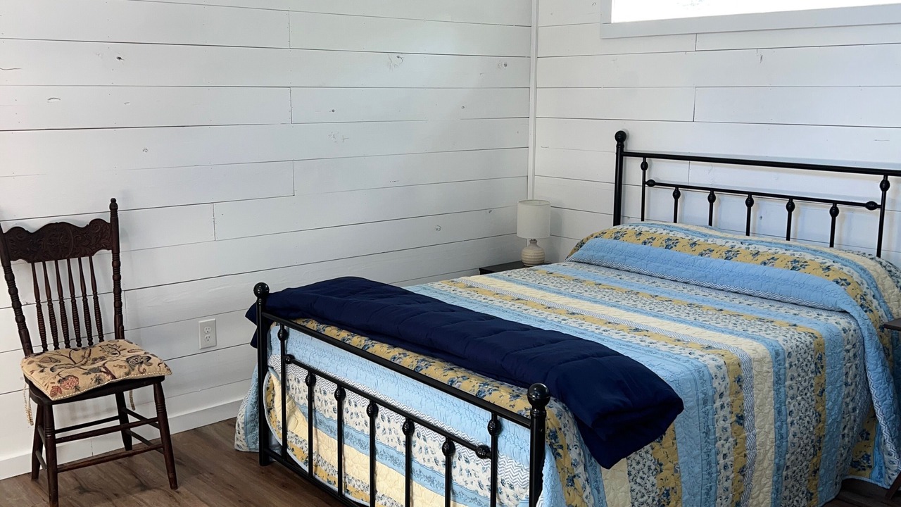 Photo of Bedroom in Byrdstown