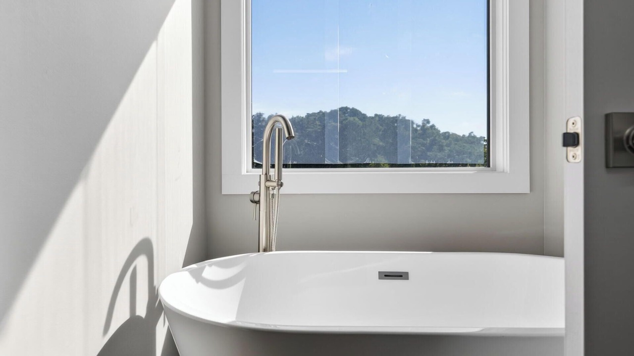 Photo of Bathroom in Byrdstown
