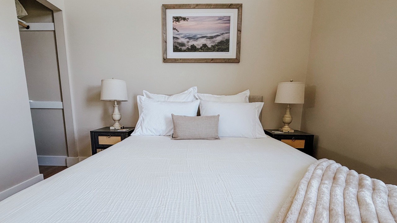 Photo of Bedroom in Court House